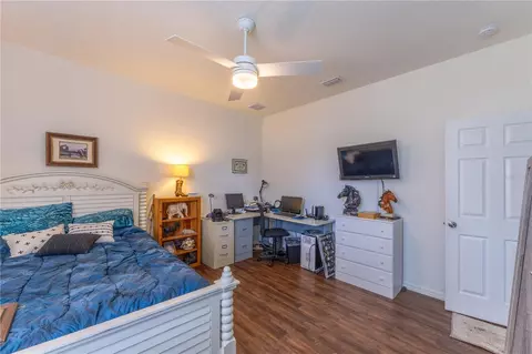 Bedroom - 6416 18th Ave E, Bradenton, FL 34208 photo 6 of 7