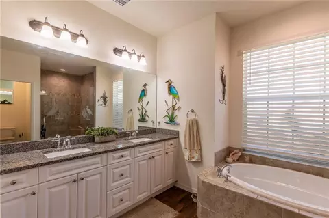 Bath - 6416 18th Ave E, Bradenton, FL 34208 photo 2 of 3