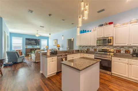 Kitchen - 6416 18th Ave E, Bradenton, FL 34208 photo 4 of 6