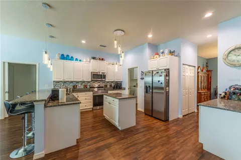 Kitchen - 6416 18th Ave E, Bradenton, FL 34208 photo 5 of 6