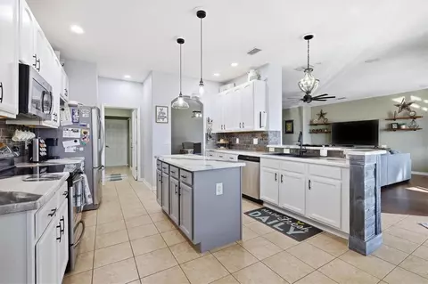 Kitchen - 12806 24th Street Cir E, Parrish, FL 34219 photo 2 of 4
