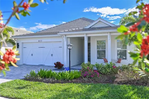 8055 Slipway Dr, Sarasota, FL 34240