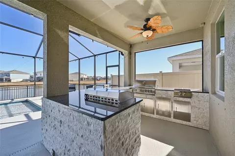Kitchen - 10516 Chippewa Dr, Parrish, FL 34219 photo 8 of 8