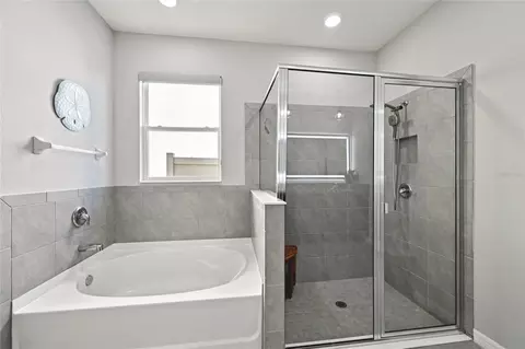 Bath - 10516 Chippewa Dr, Parrish, FL 34219 photo 2 of 4