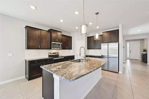 Kitchen - 10516 Chippewa Dr, Parrish, FL 34219 photo 3 of 8