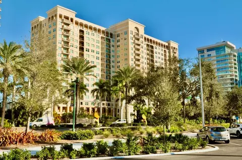 750 N Tamiami Trl #307, Sarasota, FL 34236
