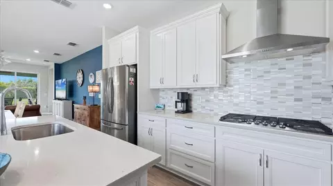 Kitchen - 8317 Ocean Tides Cv Way, Parrish, FL 34219 photo 4 of 5