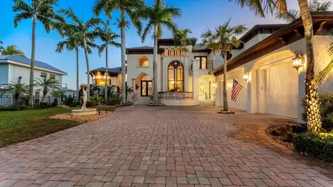 419 Bayview Pkwy, Nokomis, FL 34275