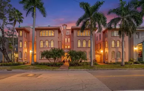 1221 N Palm Ave #303, Sarasota, FL 34236