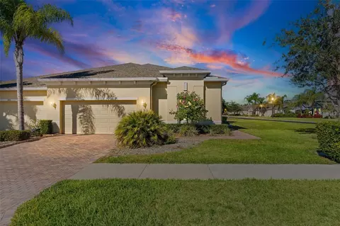 703 Chipper Dr, Sun City Center, FL 33573