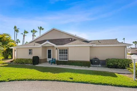 2907 Captains Ct, Palmetto, FL 34221