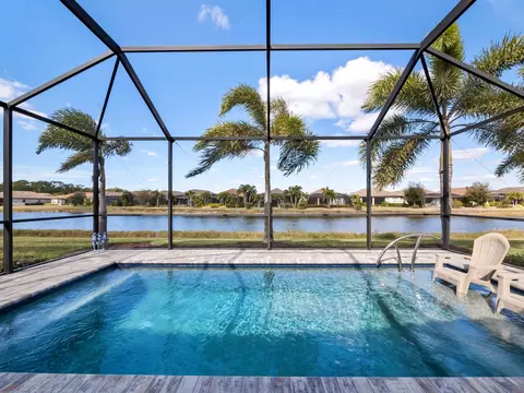 5444 Lampiasi St, Sarasota, FL 34238