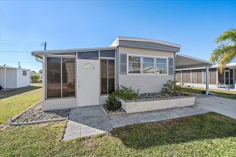 84 Del Rio Dr, Palmetto, FL 34221