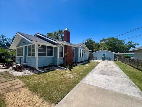 914 17th St W, Bradenton, FL 34205