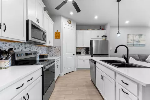 Kitchen - 5311 124th Ave E, Parrish, FL 34219 photo 5 of 5