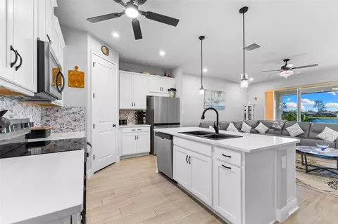 Kitchen - 5311 124th Ave E, Parrish, FL 34219 photo 4 of 5