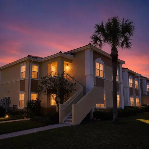 1040 Villagio Cir #201, Sarasota, FL 34237