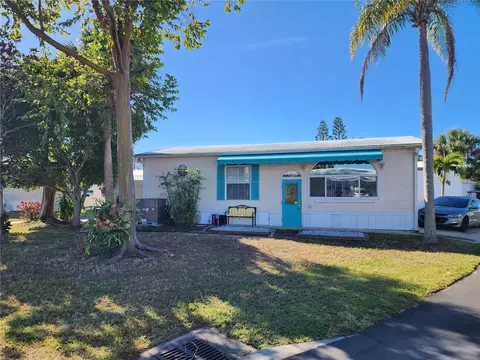 1674 University Pkwy #140, Sarasota, FL 34243