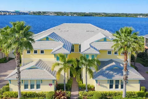 1264 Riverscape St #B, Bradenton, FL 34208