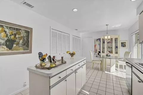 Kitchen - 4640 Peridia Blvd E, Bradenton, FL 34203 photo 2 of 4