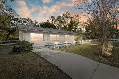 1010 Indian Beach Drive Dr, Sarasota, FL 34234