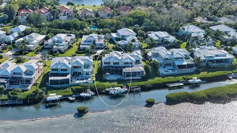 3530 Mistletoe Ln, Longboat Key, FL 34228