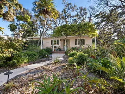 1642 Catalonia Ln, Sarasota, FL 34239