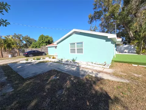 2839 Olympic St, Sarasota, FL 34231