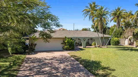 1306 70th St W, Bradenton, FL 34209