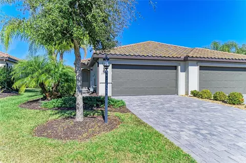 15953 Clear Skies Pl, Lakewood Ranch, FL 34211