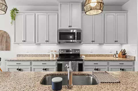 Kitchen - 6413 114th Ave E, Parrish, FL 34219 photo 2 of 4