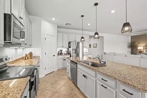 Kitchen - 6413 114th Ave E, Parrish, FL 34219 photo 3 of 4