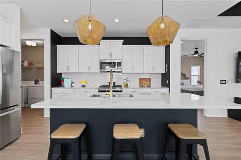 Kitchen - 10116 Cross River Trl, Parrish, FL 34219 photo 3 of 7