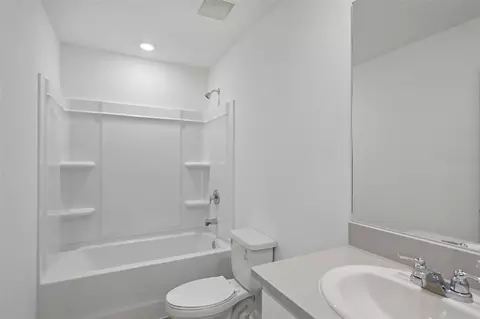 Bath - 10754 Eclipse St, Sarasota, FL 34241 photo 2 of 3