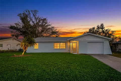 426 Pineview Dr, Venice, FL 34293
