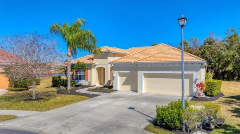 Exterior - 6207 46th Ct E, Bradenton, FL 34203 photo 2 of 6