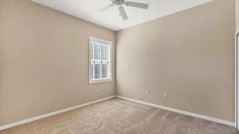 Bedroom - 6207 46th Ct E, Bradenton, FL 34203 photo 4 of 7