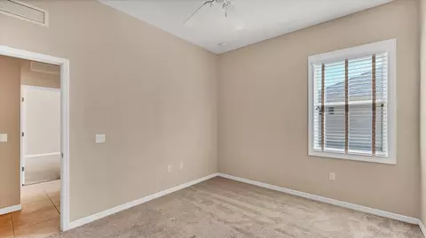 Bedroom - 6207 46th Ct E, Bradenton, FL 34203 photo 5 of 7