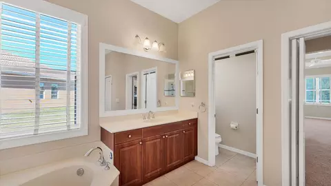 Bath - 6207 46th Ct E, Bradenton, FL 34203 photo 3 of 6