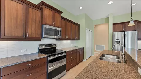 Kitchen - 6207 46th Ct E, Bradenton, FL 34203 photo 2 of 3
