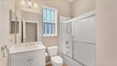 Bath - 6207 46th Ct E, Bradenton, FL 34203 photo 6 of 6