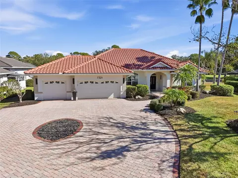 7321 Links Ct, Sarasota, FL 34243