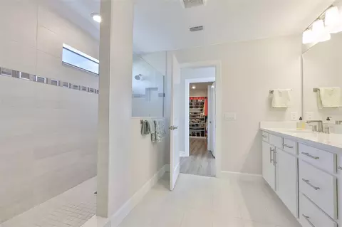Bath - 16320 Hidden Oak Loop, Bradenton, FL 34211 photo 5 of 6