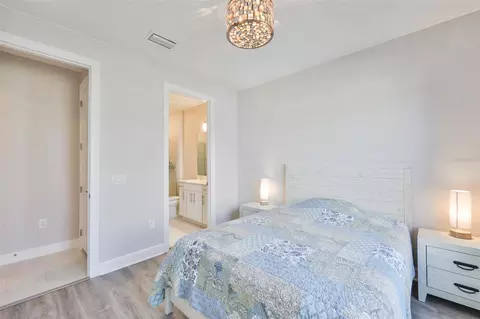 Bedroom - 16320 Hidden Oak Loop, Bradenton, FL 34211 photo 2 of 8