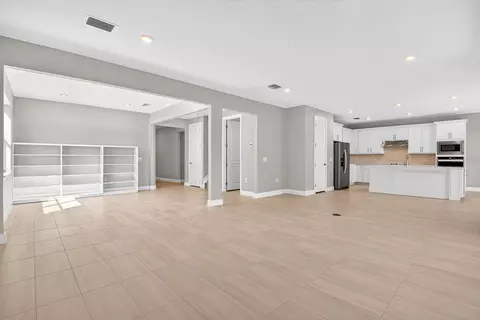 Living - 16320 Hidden Oak Loop, Bradenton, FL 34211 photo 5 of 7