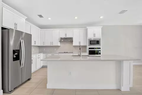 Kitchen - 16320 Hidden Oak Loop, Bradenton, FL 34211 photo 4 of 4