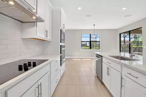 Kitchen - 16320 Hidden Oak Loop, Bradenton, FL 34211 photo 3 of 4