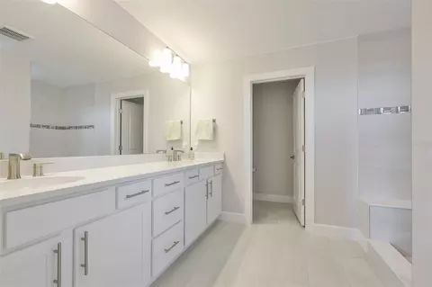 Bath - 16320 Hidden Oak Loop, Bradenton, FL 34211 photo 6 of 6