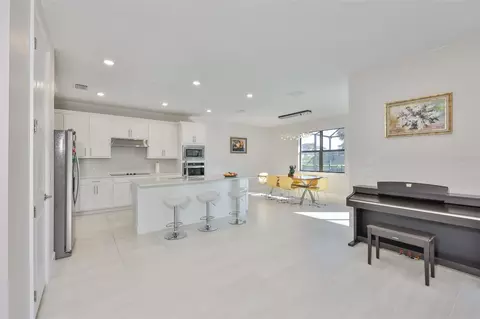 Kitchen - 16320 Hidden Oak Loop, Bradenton, FL 34211 photo 1 of 7