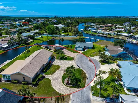 5011 Mangrove Point Rd, Bradenton, FL 34210